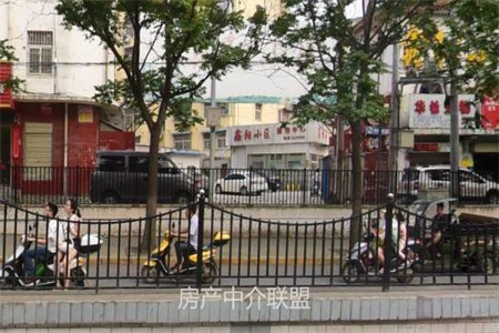 城东人民路小学西边3室1厅1卫32.6万90m2出售